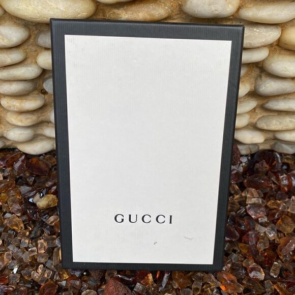 Gucci Authentic Brown Logo iPhone X/XSCase Cover w/Logo Charm. New in Box (NIB) - Picture 6 of 7